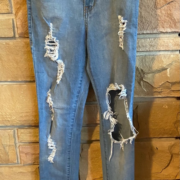 Akira Chicago Red Label Jeans - Picture 2 of 4